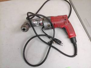 lot 120 image: Milwaukee Heavy Duty Magnum Holeshooter
