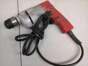 lot 121 image: Milwaukee Heavy Duty Magnum Holeshooter