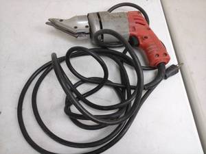 lot 123 image: Milwaukee Heavy Duty Shears