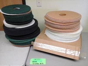 lot 127 image: Commercial Floor Cleaner Scrubber Pads