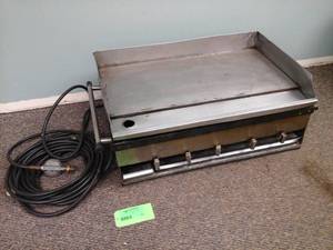 lot 163 image: Commercial Flat Top Grill