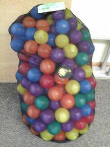 lot 517 image: Oodles Bouncy House Balls with Carry Bag