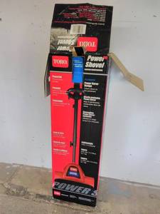 lot 103 image: Toro Power Shovel Electric Snowthrower 38361