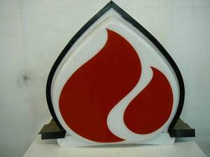 lot 33 image: Sign Top