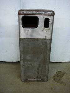 lot 34 image: Gas Pump