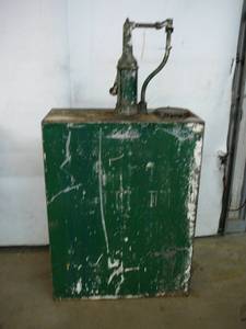 lot 35 image: Bulk Oil Tank & Pump