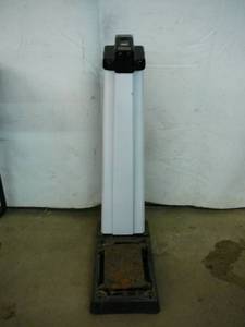 lot 36 image: Vintage Coin Scale