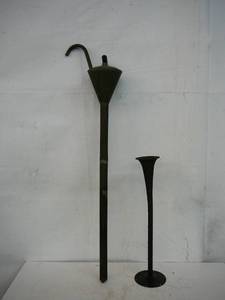 lot 39 image: Vintage Hand Pump & Horn End
