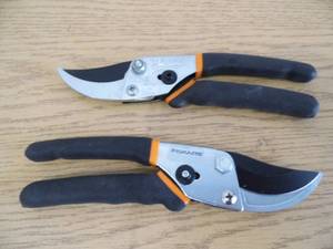 Lot of 2 Pair Fiskars Cutters