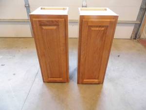 lot 5 image: Lot of 2 Wall Cabinets