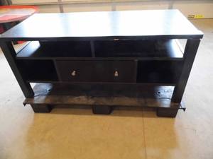 lot 7 image: TV Stand