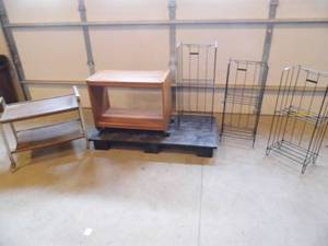 lot 18 image: Stands - Metal Racks
