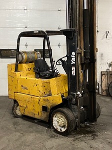 lot 8 image: Yale LP-Gas Forklift