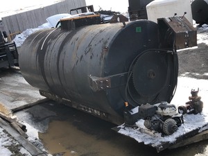 lot 40 image: Seal-Coat Tank On Steel Platform With Hydraulic Pump & Gas Engine