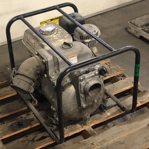 lot 19 image: Honda Trash Pump