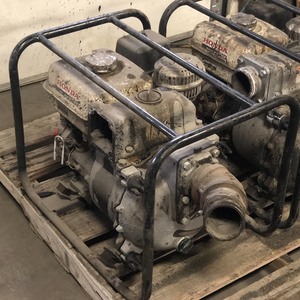 lot 20 image: Set Of (2) Honda Trash Pumps