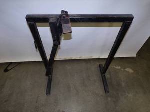 lot 10 image: Snowmobile Jack