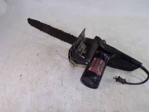 lot 15 image: Remington electric Chain saw