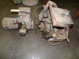 lot 23 image: 18-20 HP Motor and Gas Powered Alternator, Consignor states both ran when last used