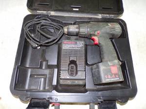 lot 29 image: Snap On 14.4 V Cordless Drill with case