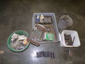 lot 32 image: Hardware Lot