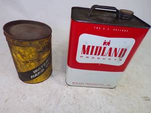lot 48 image: Pair of Vintage Oil and Hand Cleaner Cans, Oil can has some oil in it