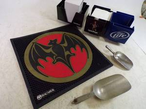 lot 67 image: Bar Items