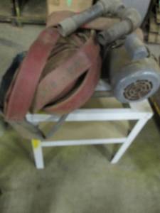 Trash pump on stand...