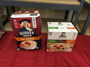 lot 508 image: Quaker Instant Oatmeal & Quaker Oats Old Fashioned Oats, Retail $18.24