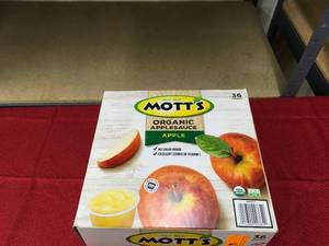 lot 525 image: Motts Organic Applesauce, Retail $12.99