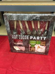 lot 552 image: Hot Cocoa Party, Retail $12.69
