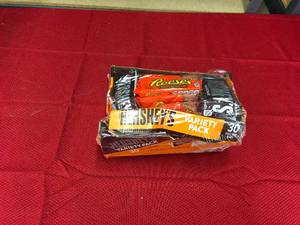 lot 566 image: Hersheys Variety Pack, Retail $17.99