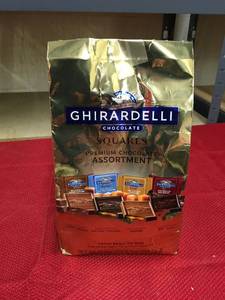 lot 580 image: Ghirardelli Gold Bag Assortment 24.6oz, Retail $11.99