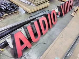 lot 20 image: AUDIO-VIDEO Commercial Lighted Signage E-23556