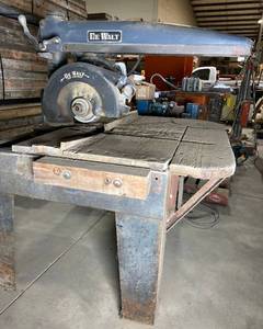 lot 62 image: Vintage DeWalt Radial Arm Saw