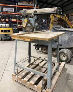 lot 64 image: 10 Delta Contractor Radial Arm Saw