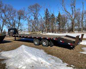 lot 4 image: 2010 Gooseneck Trailer - Tandem Axle with Duals