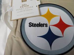 lot 30 image: Pottery Barn NFL Patch FullQueen D...