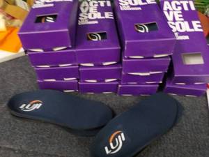 lot 82 image: 13 pair Active Sole Luji Cushions- ...