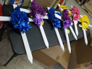 lot 91 image: 7 Carnation Crosses 24 tall...