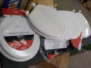 lot 117 image: Lot of 5 Toilet Seats...