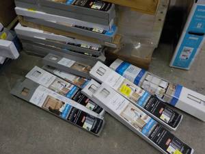 lot 136 image: 19- 23 wide x various Length Blind...