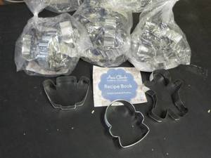 lot 154 image: Ann Clark Cookie Cutters...