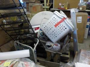 lot 169 image: Pallet of unclaimed merchandise...