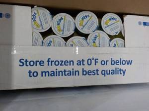 lot 243 image: Case of 84 - 44 oz cups smooth froz...