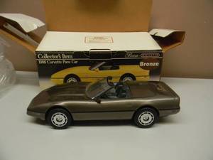 lot 3 image: 1986 CORVETTE PACE CAR WITH BOX - YELLOW - BEAM DECANTER - GREAT COLLECTIBLE - SEE PICTURES