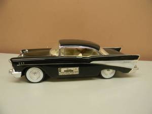 lot 8 image: 1957 CHEVY BEL AIR - BLACKWHITE - BEAM DECANTER - GREAT COLLECTIBLE - SEE PICTURES