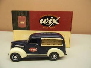 lot 17 image: FIRST GEAR WIX FILTERS 1939 CHEVROLET CANOPY PANEL TRUCK WITH BOX - SEE PICTURES