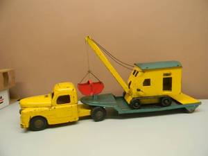 lot 23 image: STRUCTO - VINTAGE 1940s TRUCK, LOW BOY TRAILER & STEAM BUCKET - VERY VERY COOL - SEE PICTURES