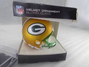 lot 64 image: Brand New Green Bay Packers Helmet Ornament, Leather Wallet and Wristwatch Lot